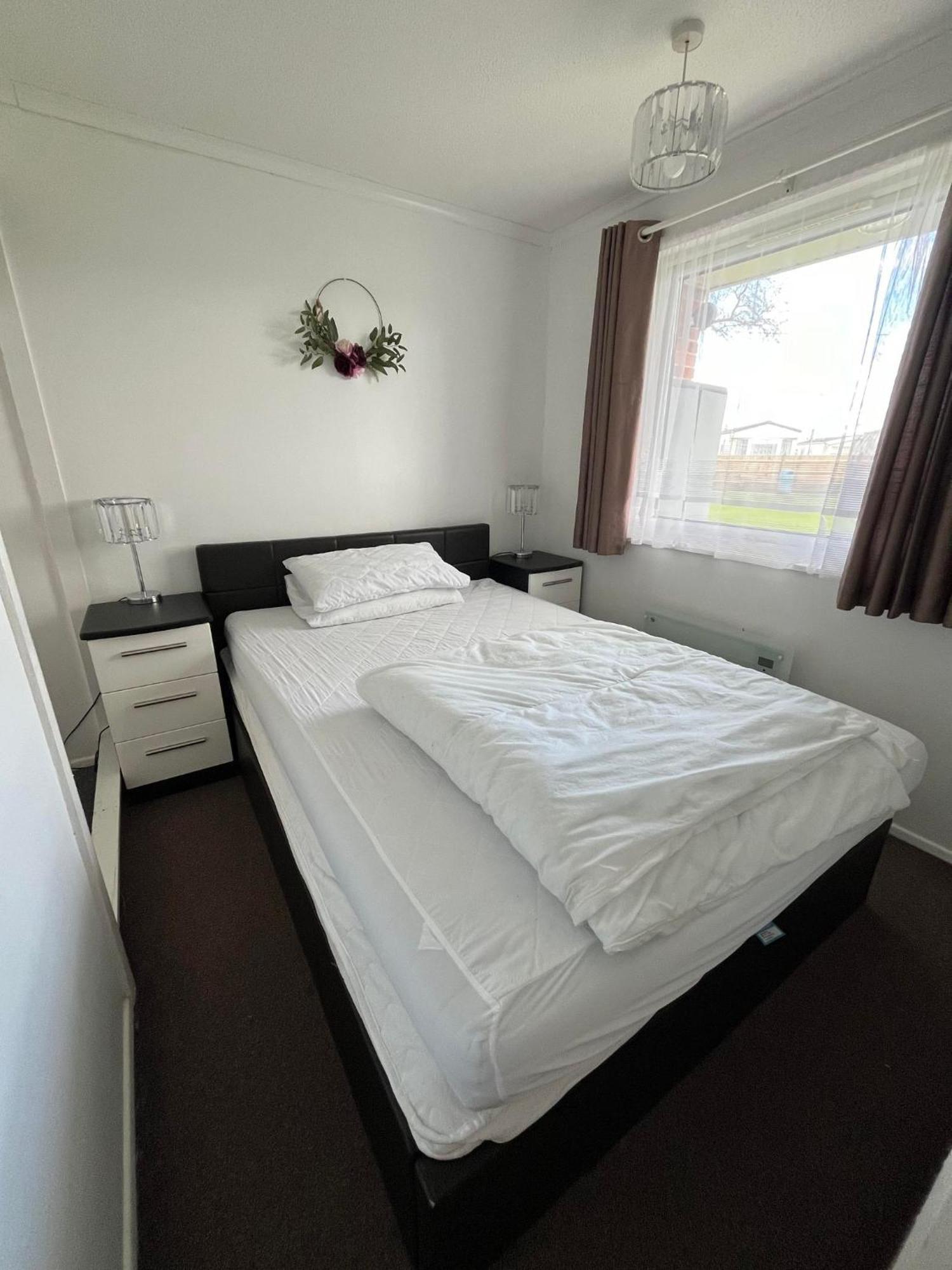 Signature, Scratby - Two Bed Chalet, Sleeps 7, Free Wi-Fi, Bed Linen And Towels Included, Pets Welcome And Onsite Entertainment Available Kültér fotó
