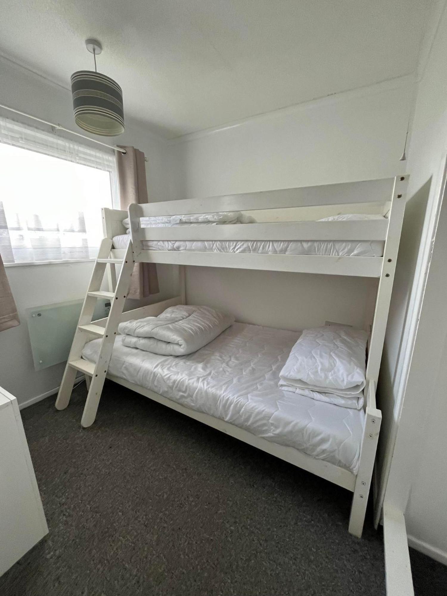 Signature, Scratby - Two Bed Chalet, Sleeps 7, Free Wi-Fi, Bed Linen And Towels Included, Pets Welcome And Onsite Entertainment Available Kültér fotó