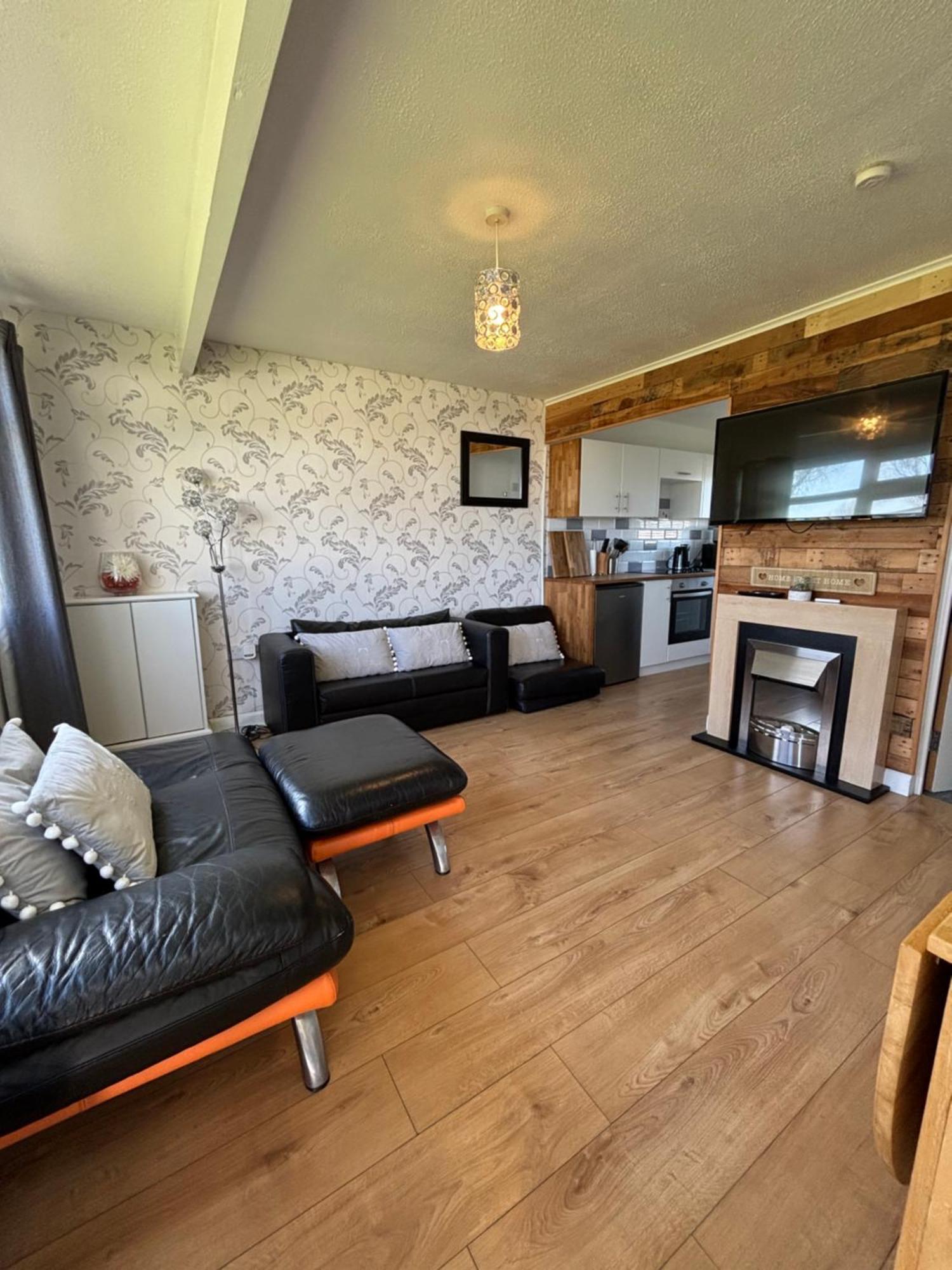 Signature, Scratby - Two Bed Chalet, Sleeps 7, Free Wi-Fi, Bed Linen And Towels Included, Pets Welcome And Onsite Entertainment Available Kültér fotó
